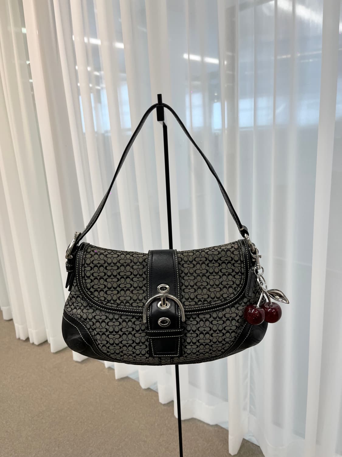 Coach Basic Shoulder Bag 상품이미지1