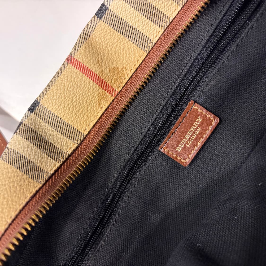 버버리 체크노바 바게트 패턴 토트백 상품이미지5