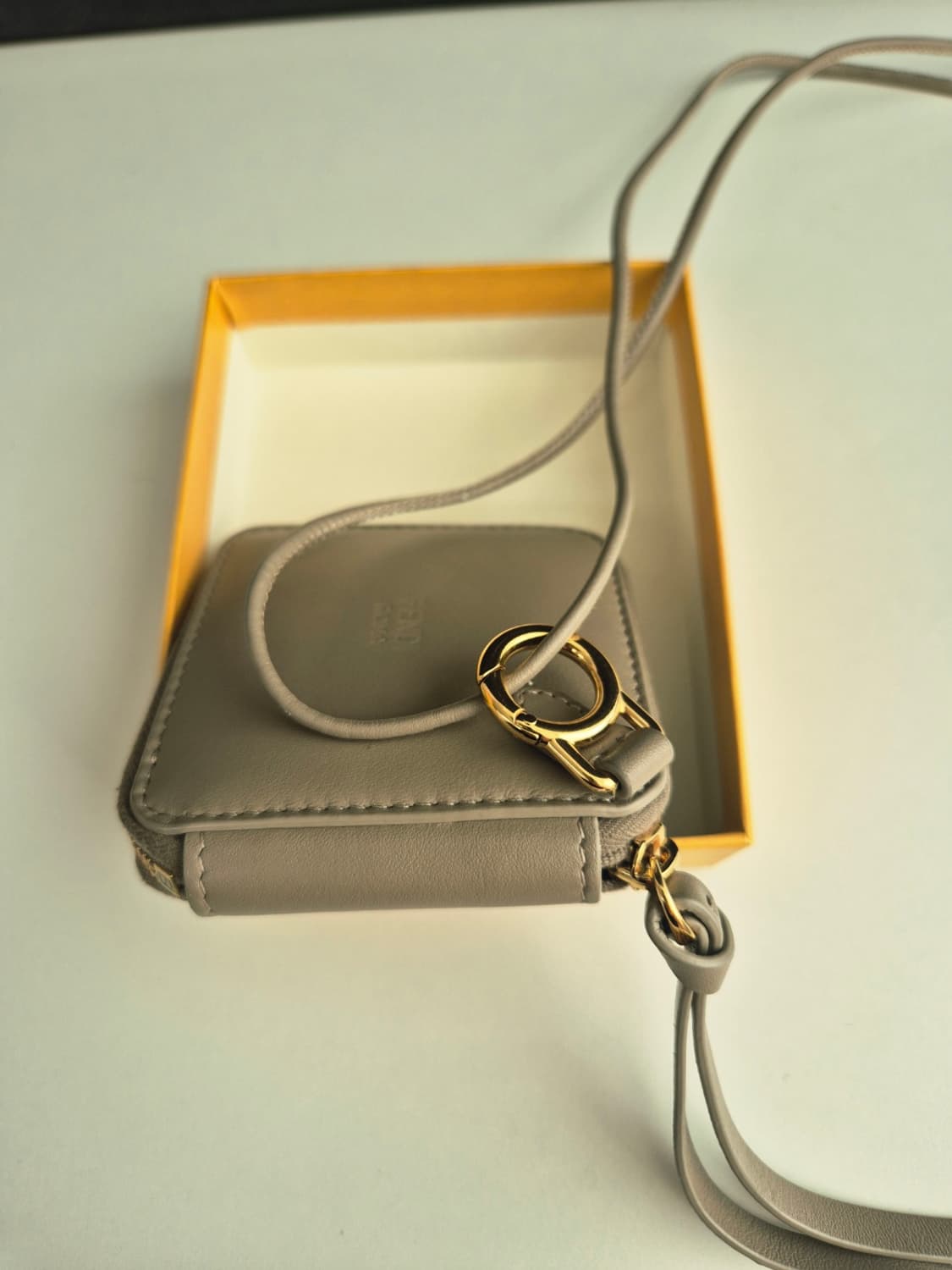 펜디 큐브 코인지갑 상품이미지2