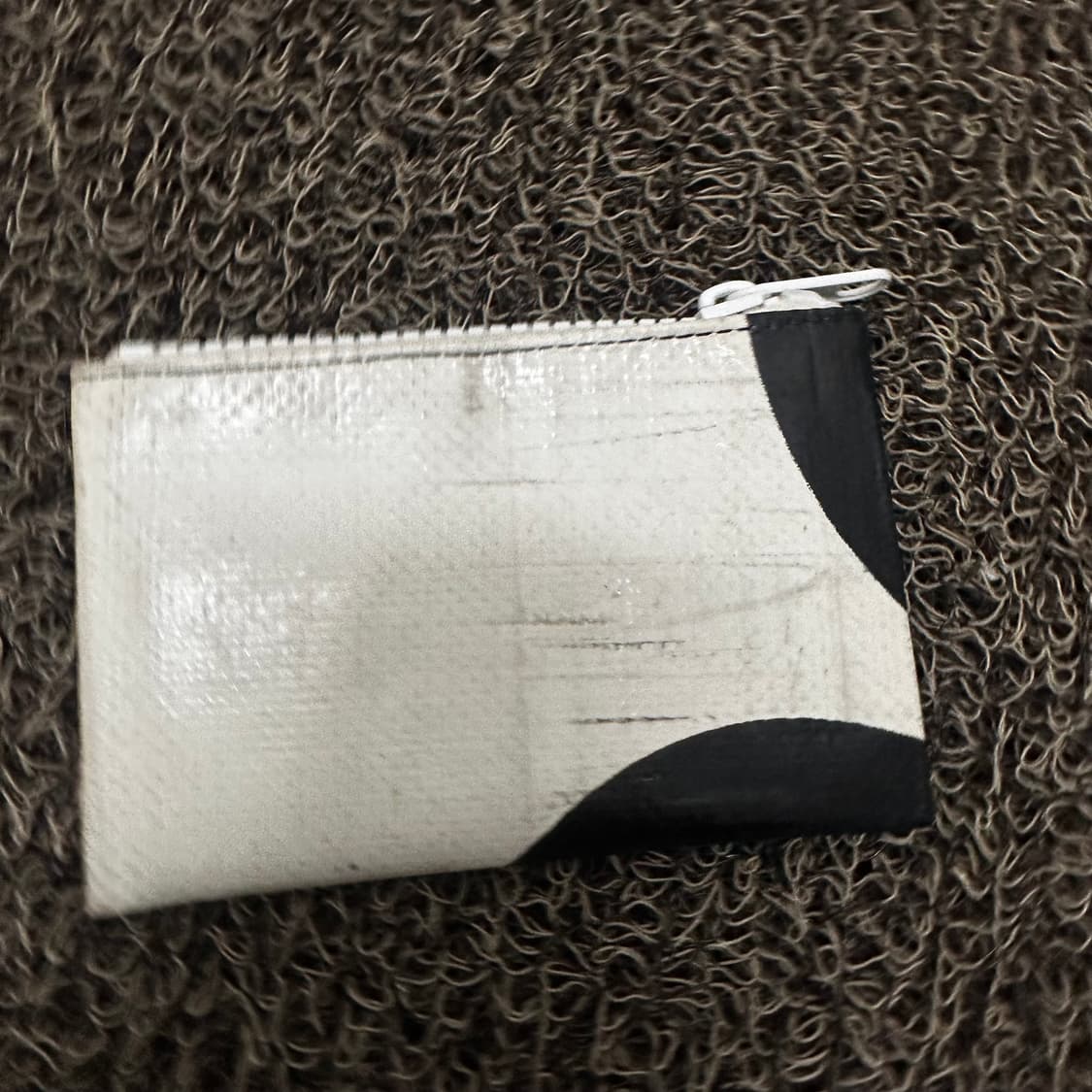 프라이탁 블랙 화이트 카드지갑 상품이미지4