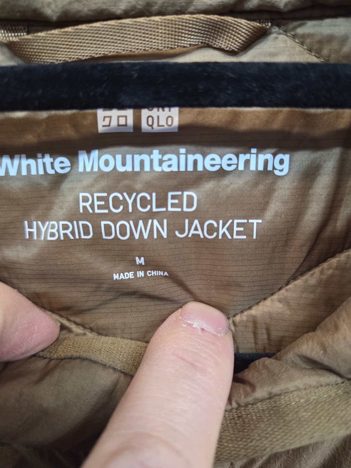 유니클로 화이트마운티니어링 리사이클 하이브리드 다운 자켓 m 상품이미지3