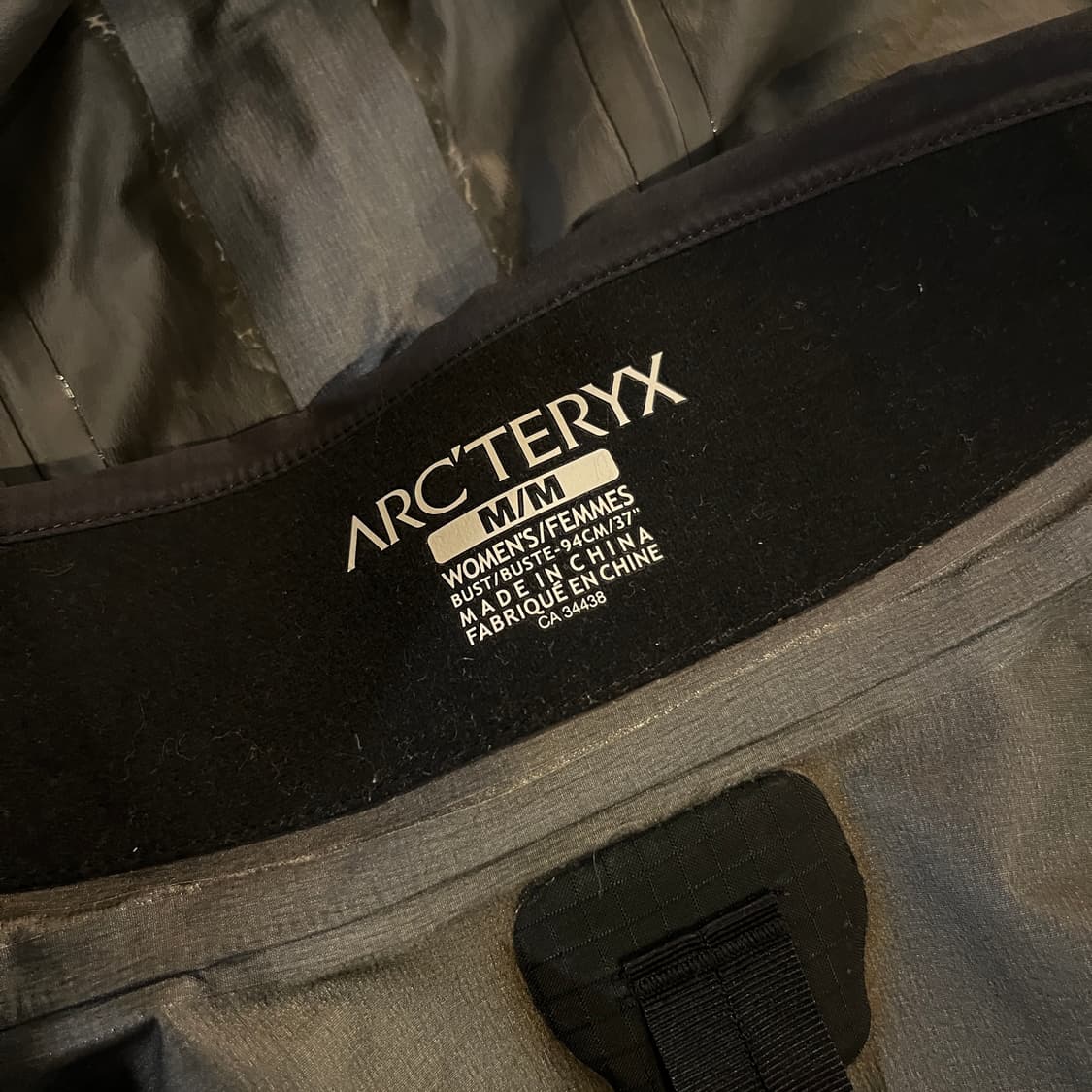 아크테릭스 고어텍스 팩라이트 쉘 여성 자켓 블랙 상품이미지9