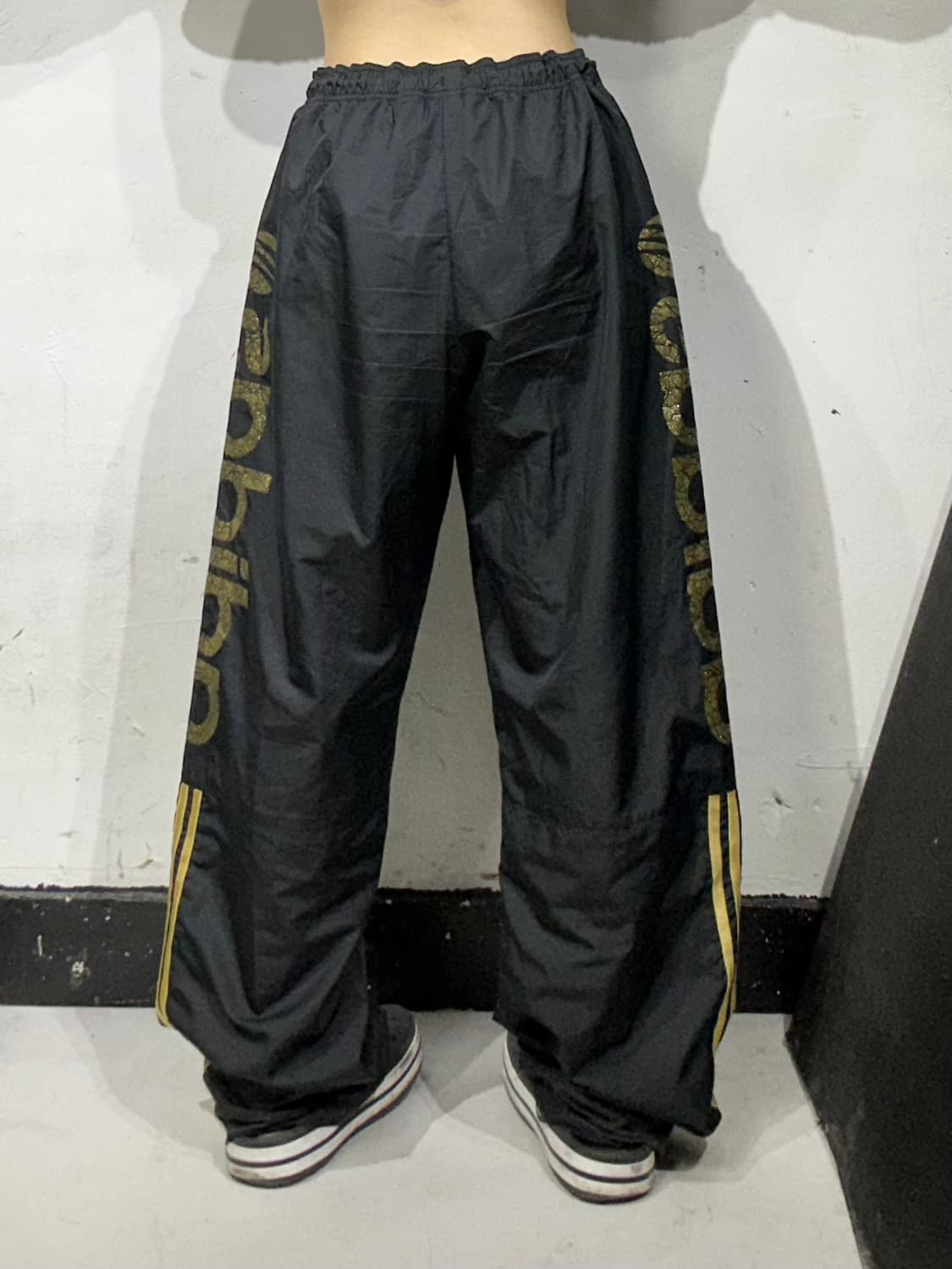 아디다스 블랙 골드 삼선 와이드 빅 로고 트랙 팬츠 추리닝 바지 L 상품이미지3