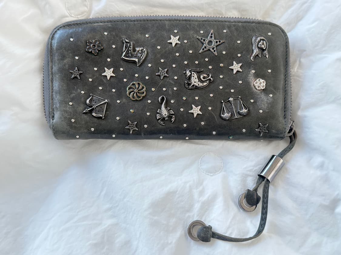 정품. 정가150만원. 지미추 별자리 스터드 장지갑 여성지갑 코인지갑 지 상품이미지3