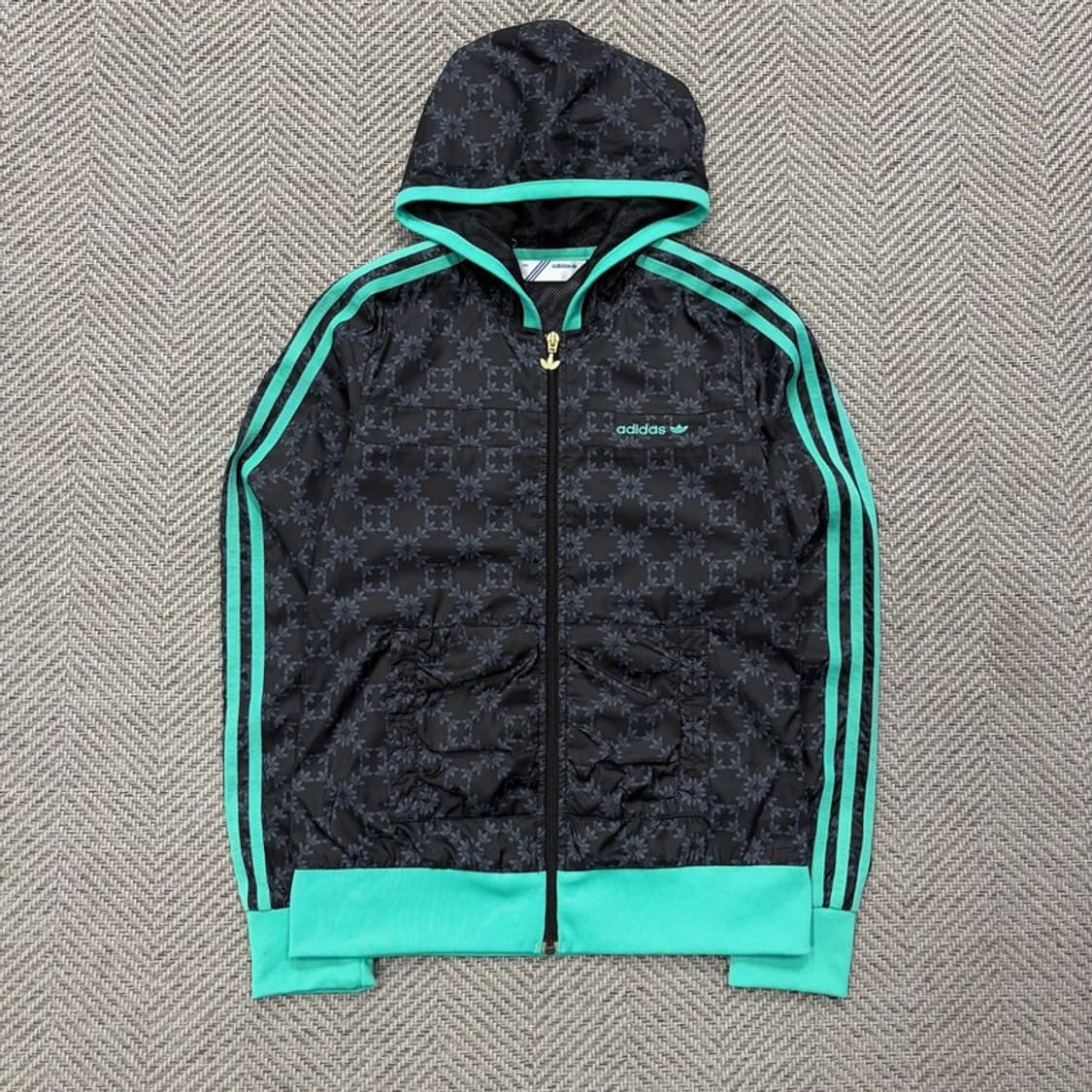 아디다스 멀티로고 윈드브레이커 v2471 상품이미지1