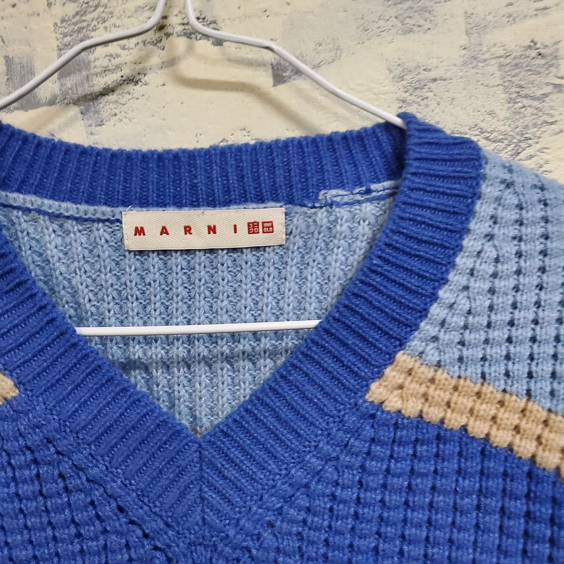 유니클로 마르니 컬러블록 브이넥 니트 상품이미지3