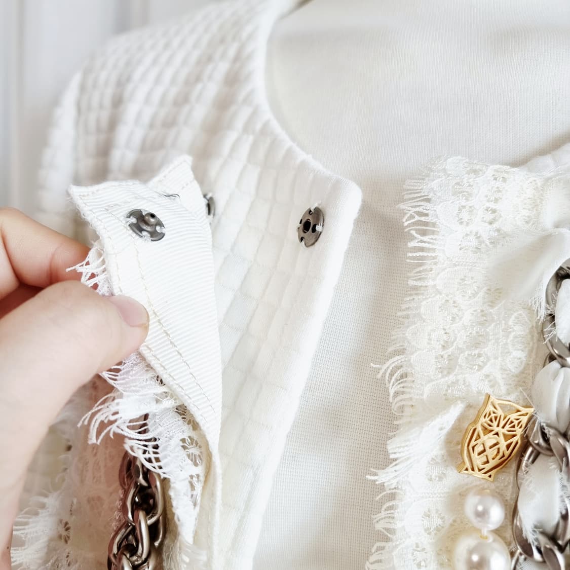 럭키슈에뜨 레이스체인띠 오픈형 퀼팅 자켓 (55/표기36) 상태굿 상품이미지4