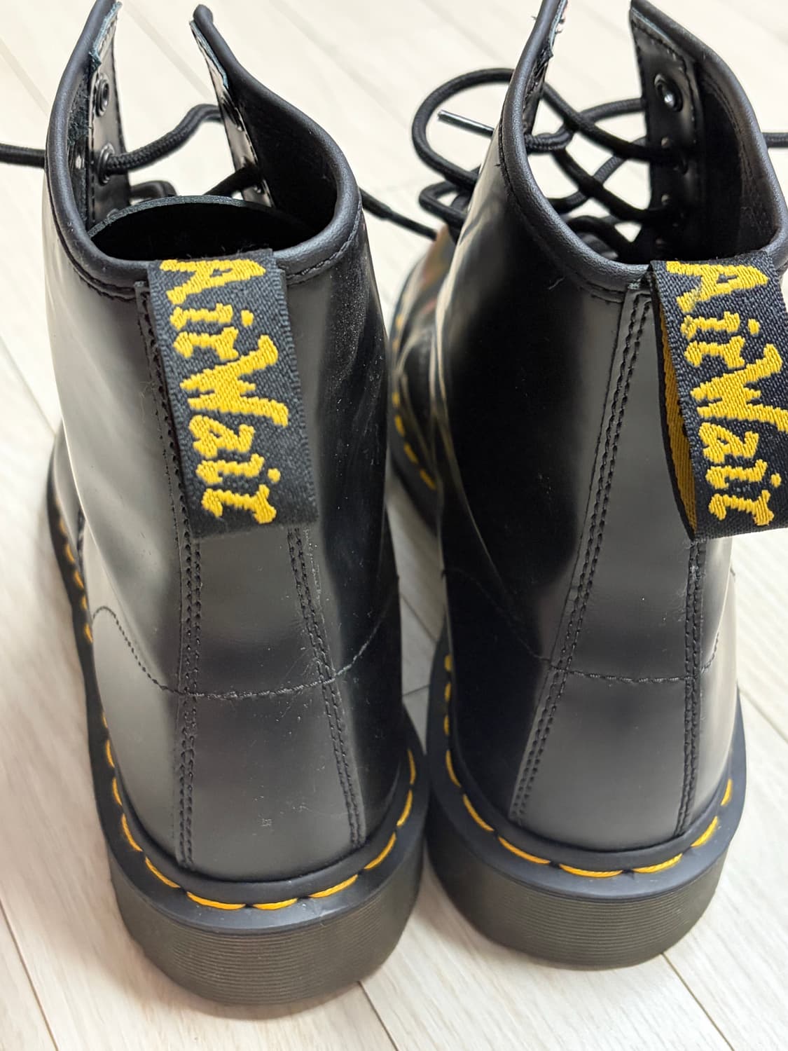 닥터마틴 8홀 1460 280 UK9 촬영시착용 상품이미지3
