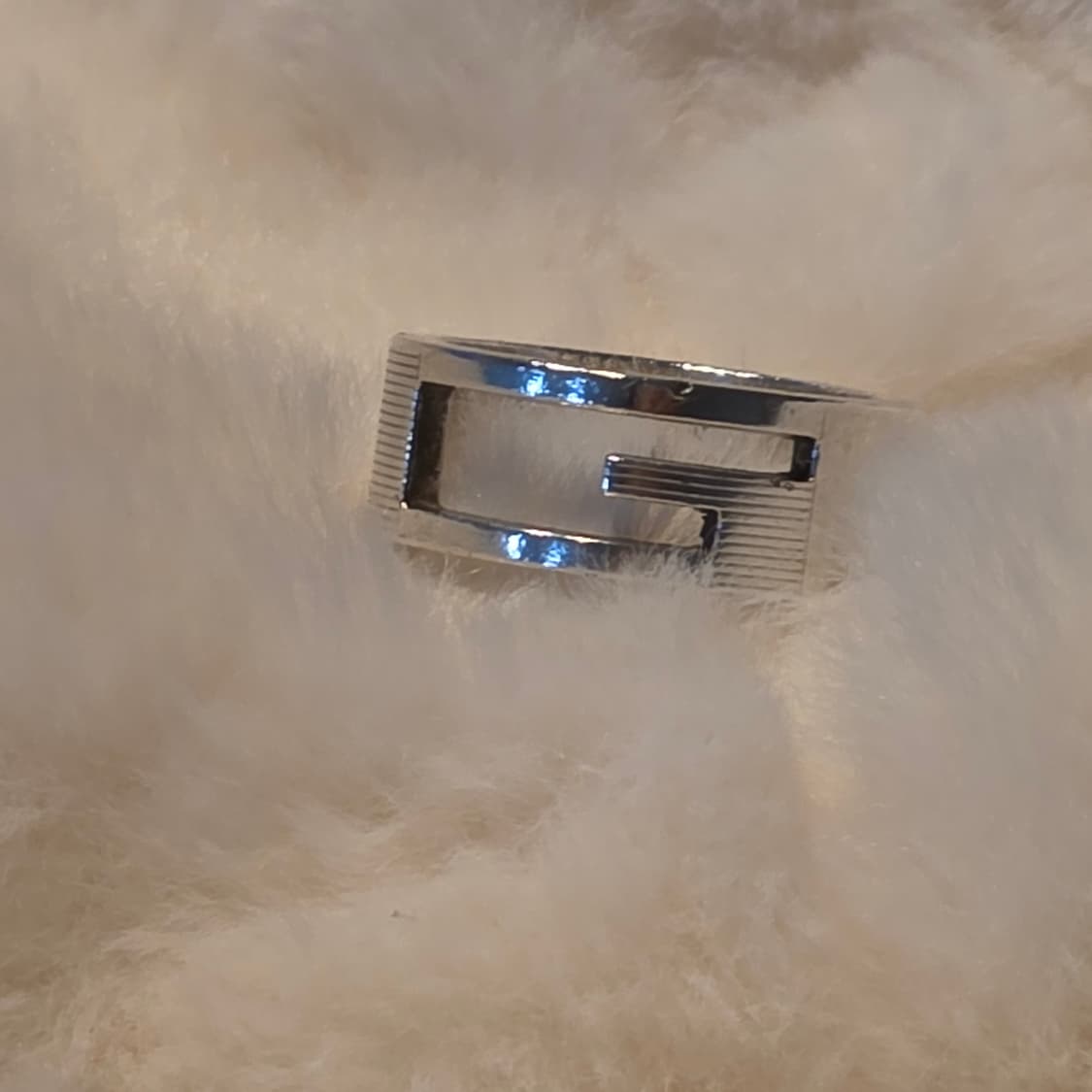 구찌 실버925 브랜디드 G 컷아웃 반지(16호) 상품이미지2