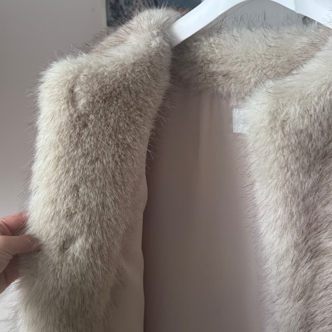 Ribbonbit 리본빛 제이드 퍼코트 아이보리 Jade Fur Coat 상품이미지4