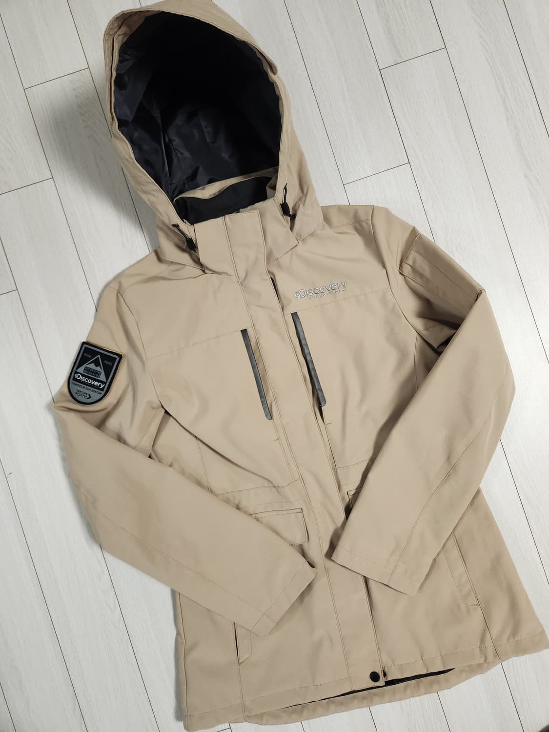 디스커버리 벤처포스 방풍 여성 바람막이 자켓 사이즈90 s

주머니 히든 상품이미지1