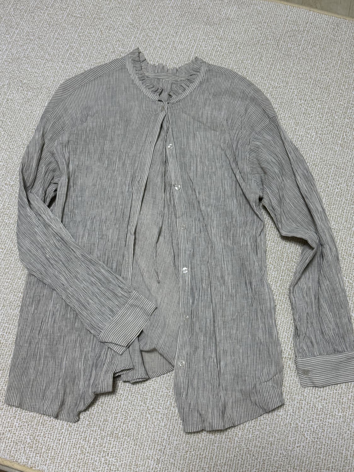 스트라이프 프릴 넥 블라우스 상품이미지1