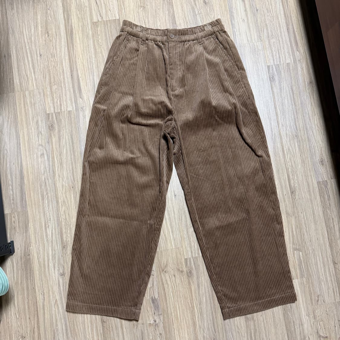 [URBAN RESURCH] 코듀로이 턱 테이퍼드 팬츠 상품이미지1