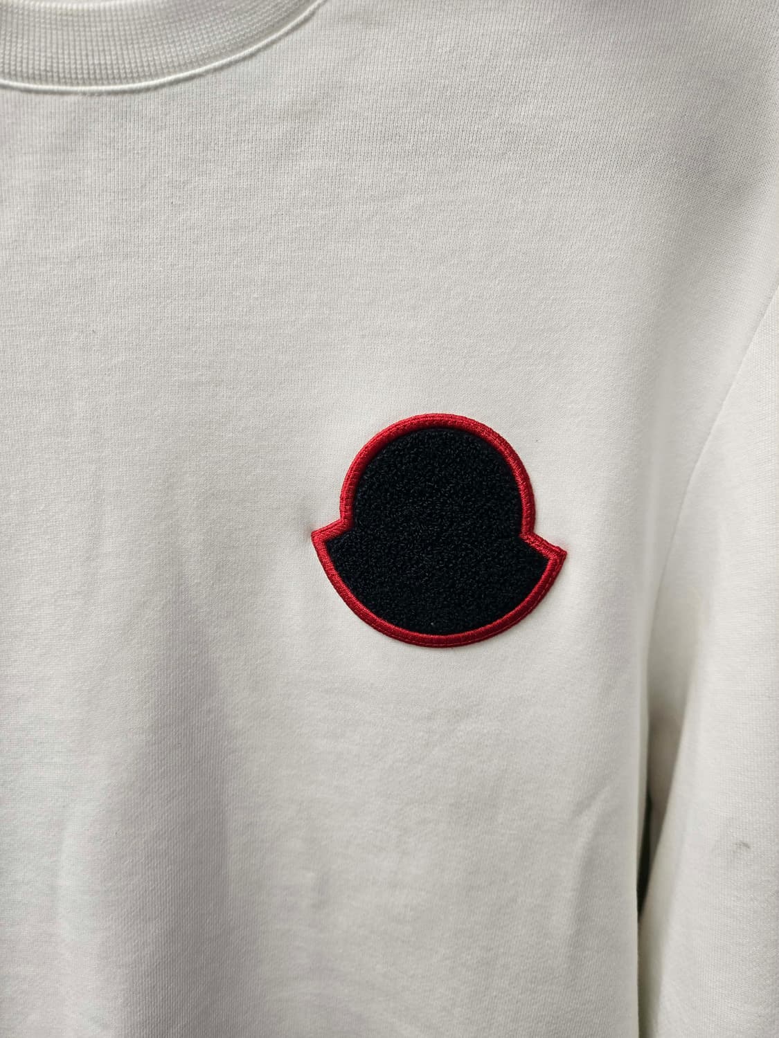 [40%할인] 몽클레어 빅로고 맨투맨 M 상품이미지2