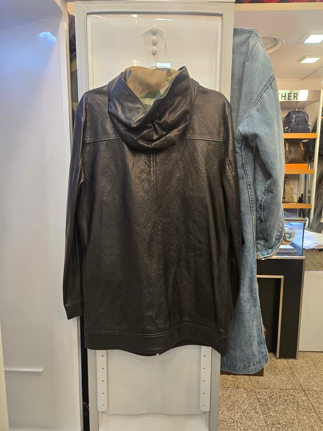 [희귀]SALUDA CARJU 이태리 램스킨 후드 가죽 롱재킷 상품이미지2