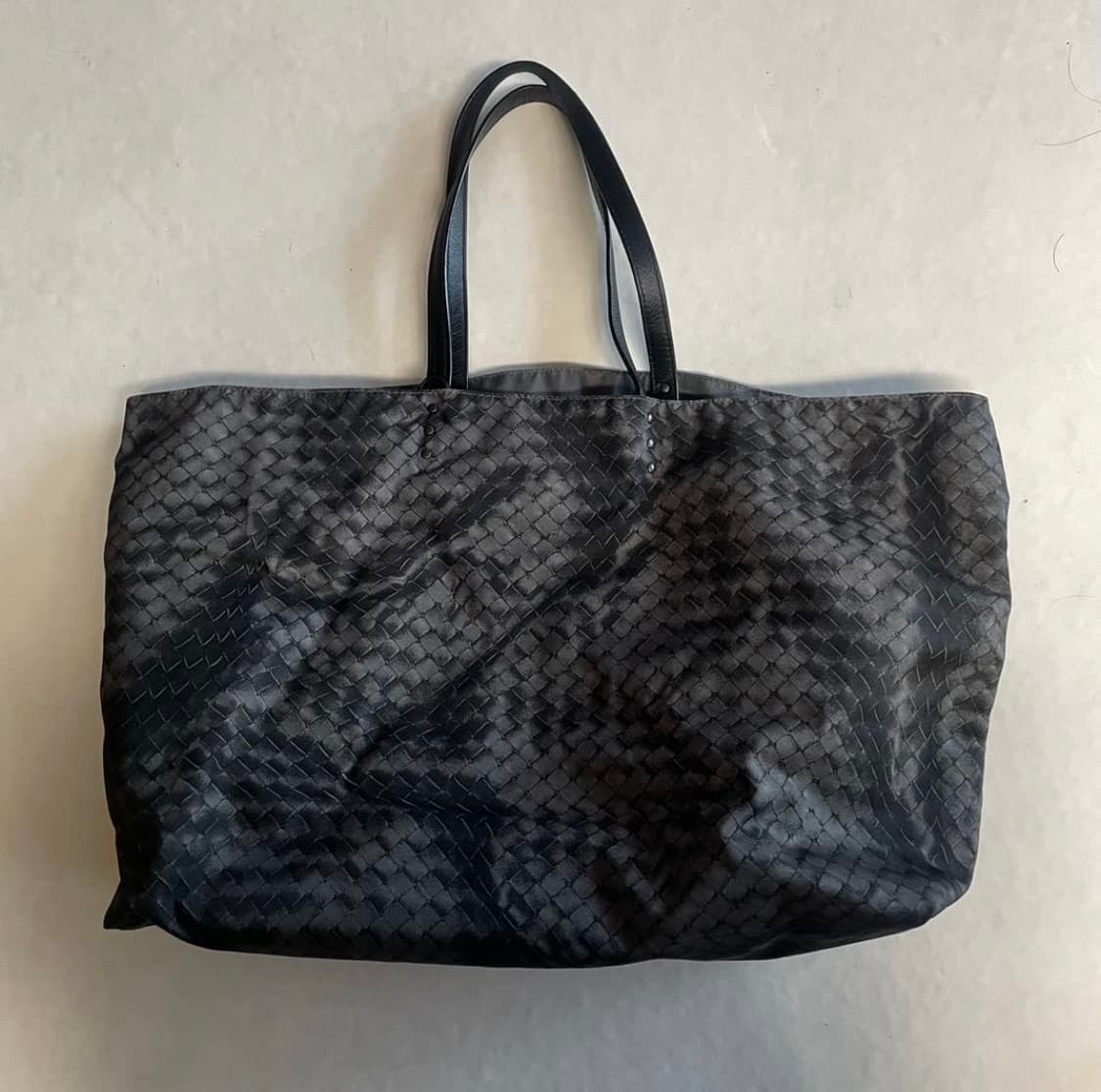 보테가 베네타 프린트 백 상품이미지1