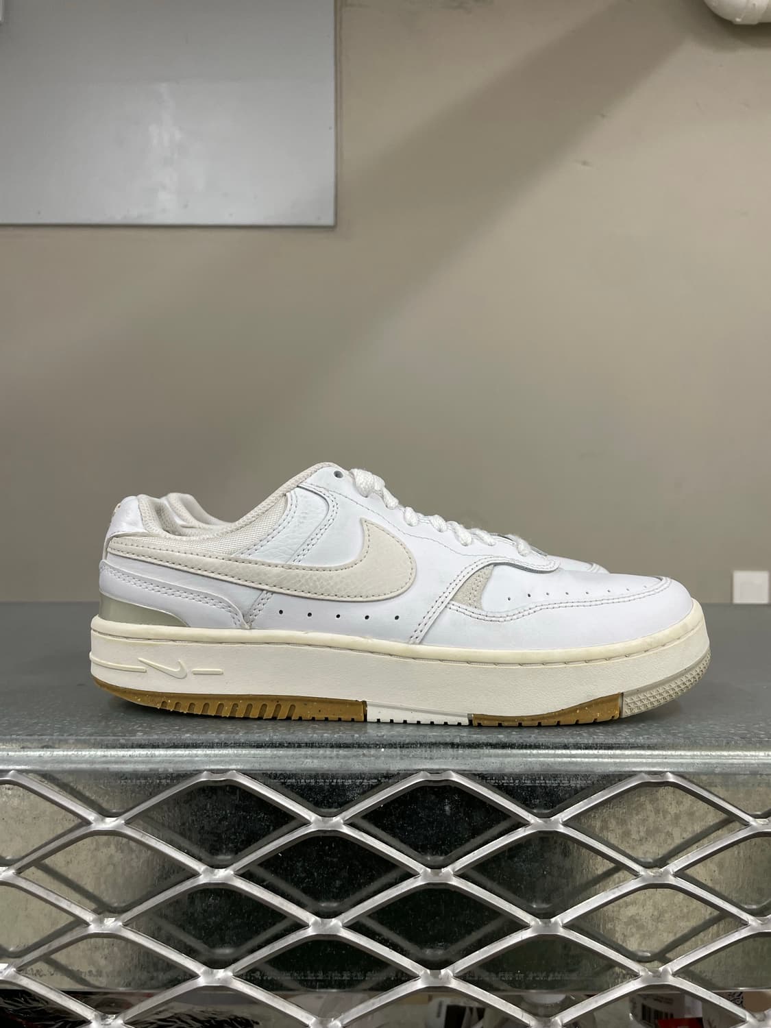 나이키 감마 포스 화이트 라이트 본 255 상품이미지4