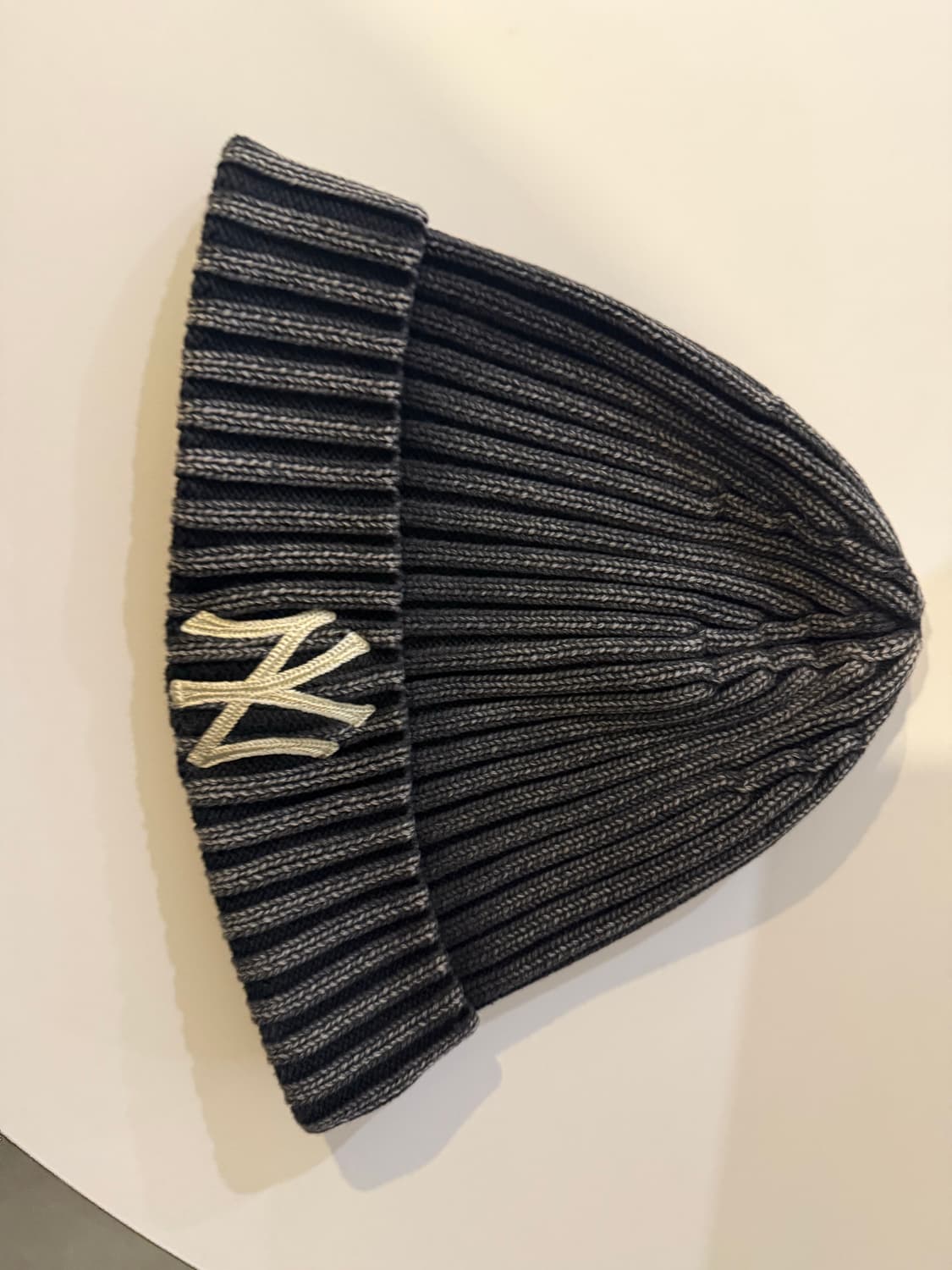 디스이즈네버댓 x 뉴에라 mlb 뉴욕 양키스 립 커프 비니 블랙 상품이미지3