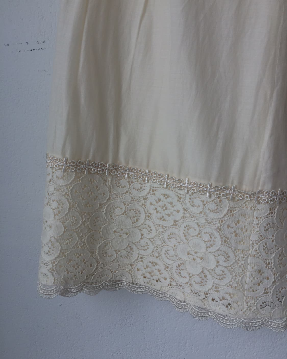 Punching pattern layer midi skirt 상품이미지3