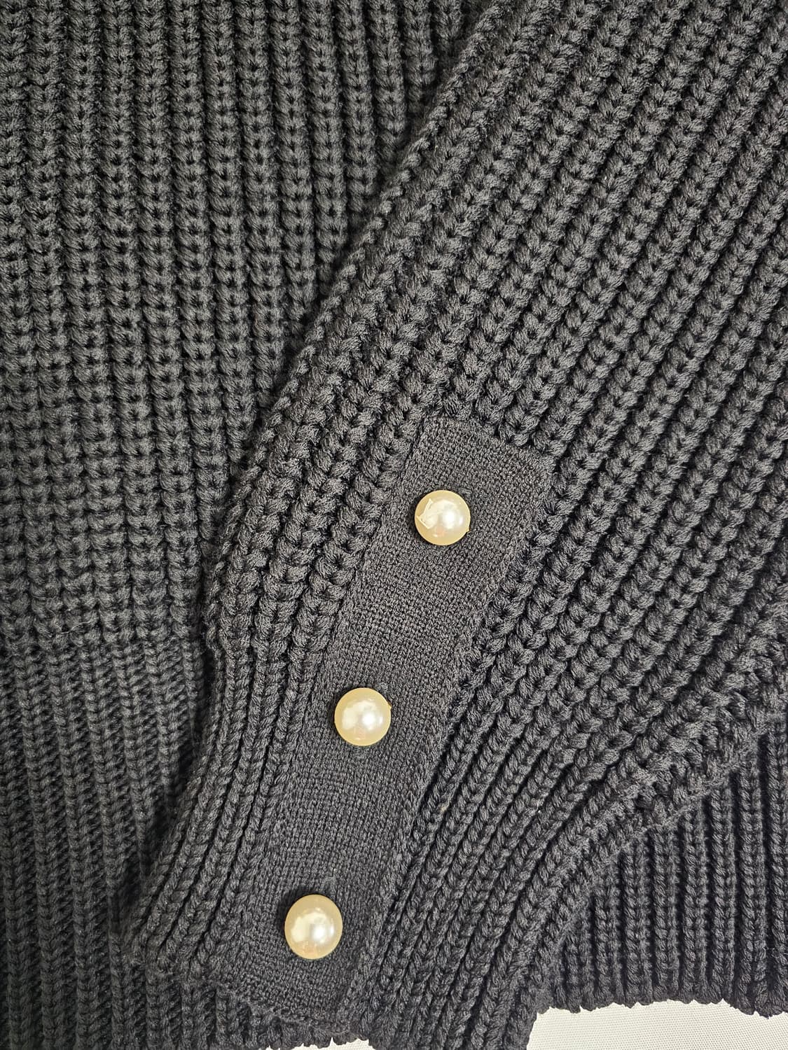 최신형25ss루이비통 하프니트 진주브리슬릿 루이비통니트자켓 상품이미지2