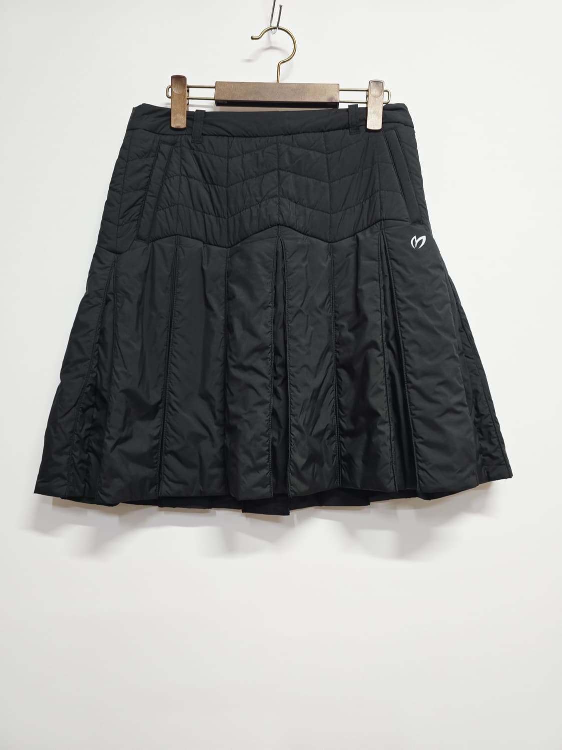 마스터바니에디션 퀼팅 플리츠 스커트 블랙 상품이미지1