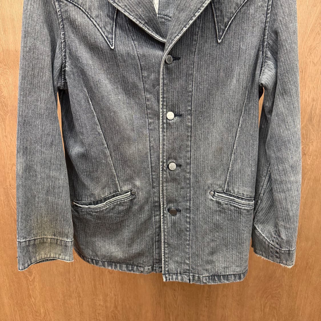 에드윈 데님 자켓 웨스턴 요크 절개 메탈 버튼 디테일 그레이 상품이미지5