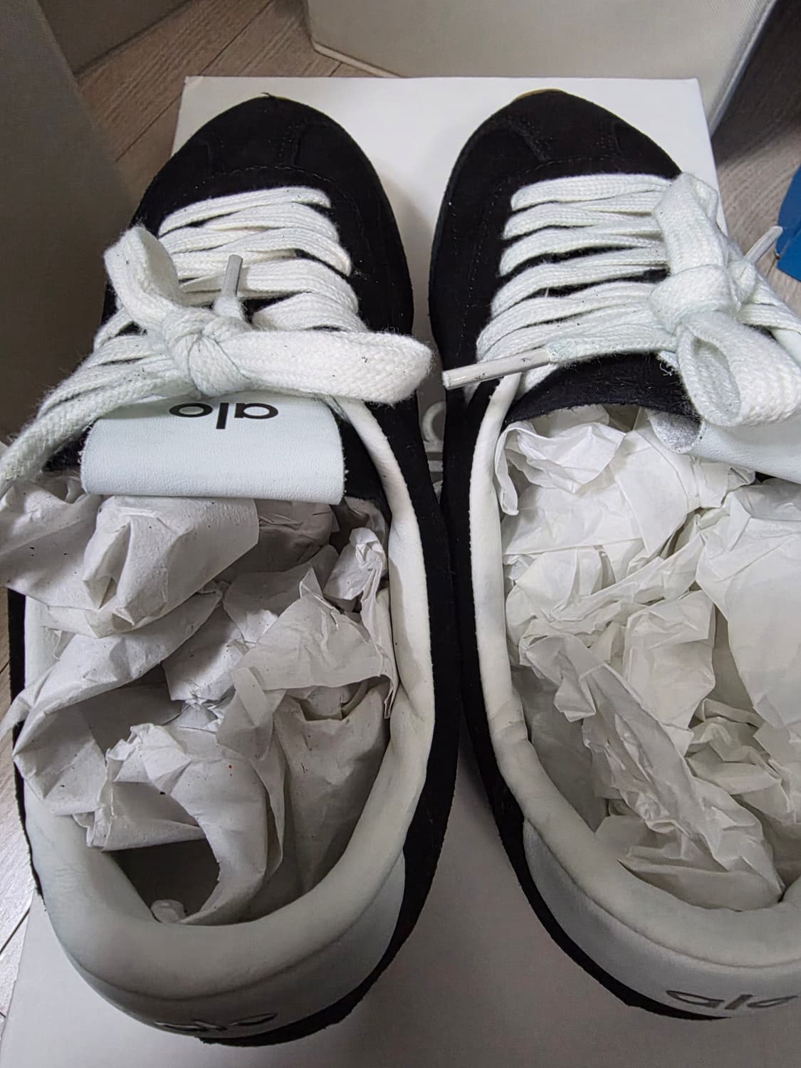 알로 선셋 스니커즈 250 상품이미지3