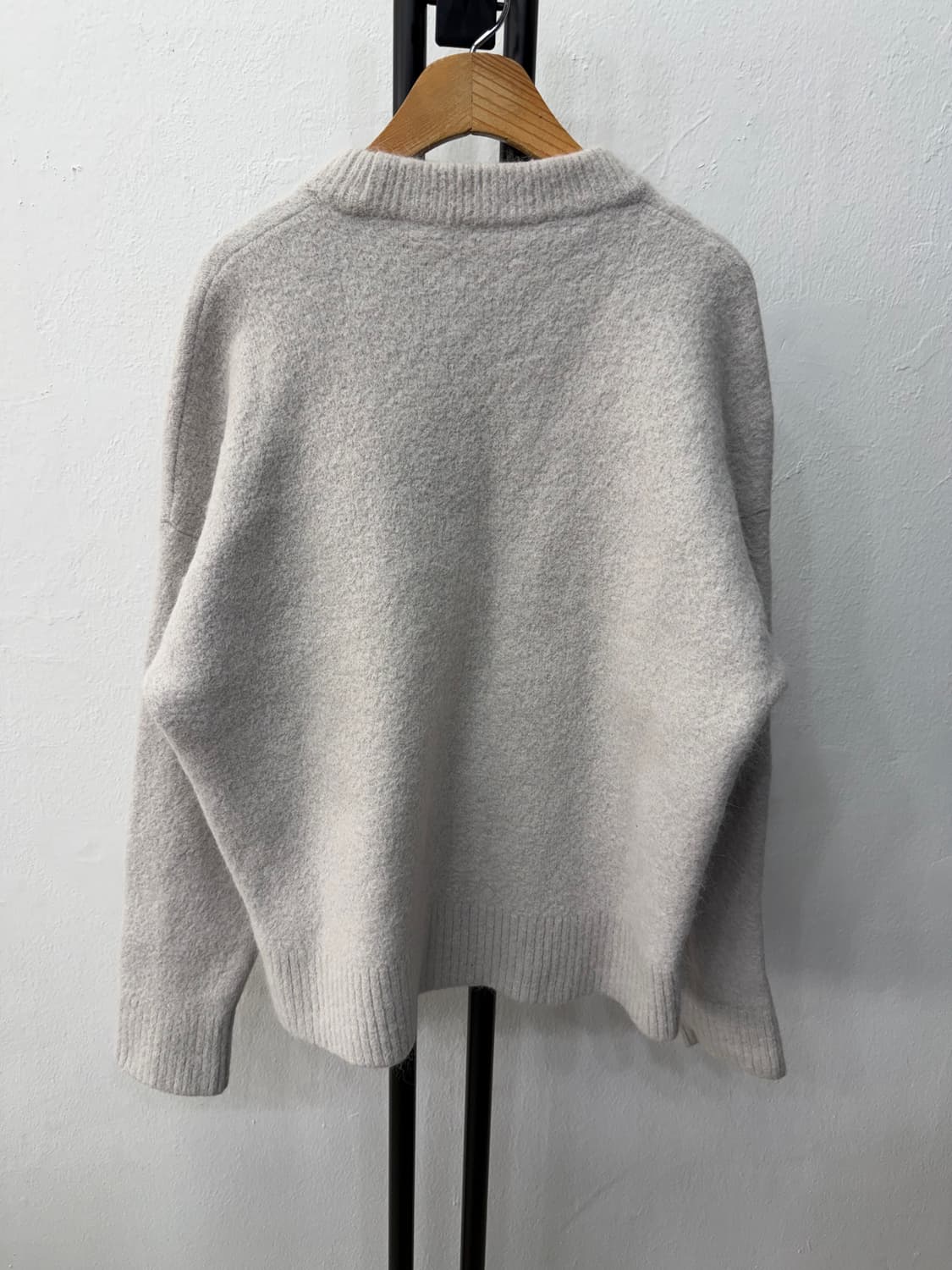 매장판정품) AMI 아미 24ss 하트 로고 여성니트 L 상품이미지5