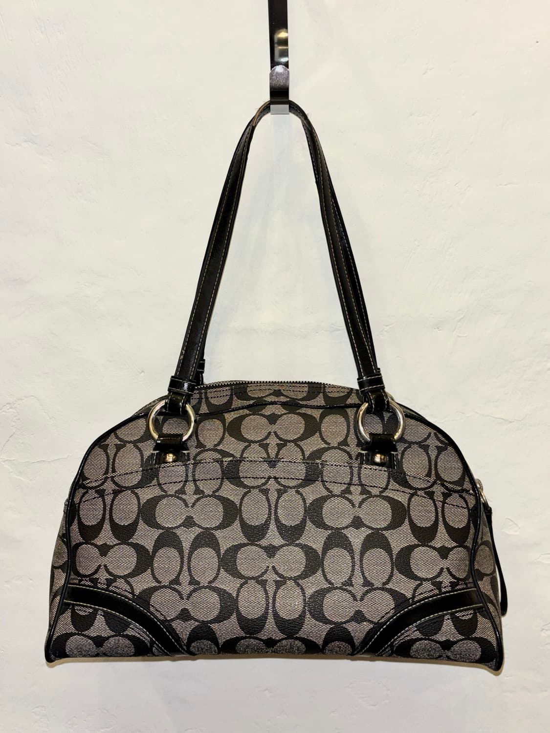 코치 시그니처 블랙 토트백 상품이미지3