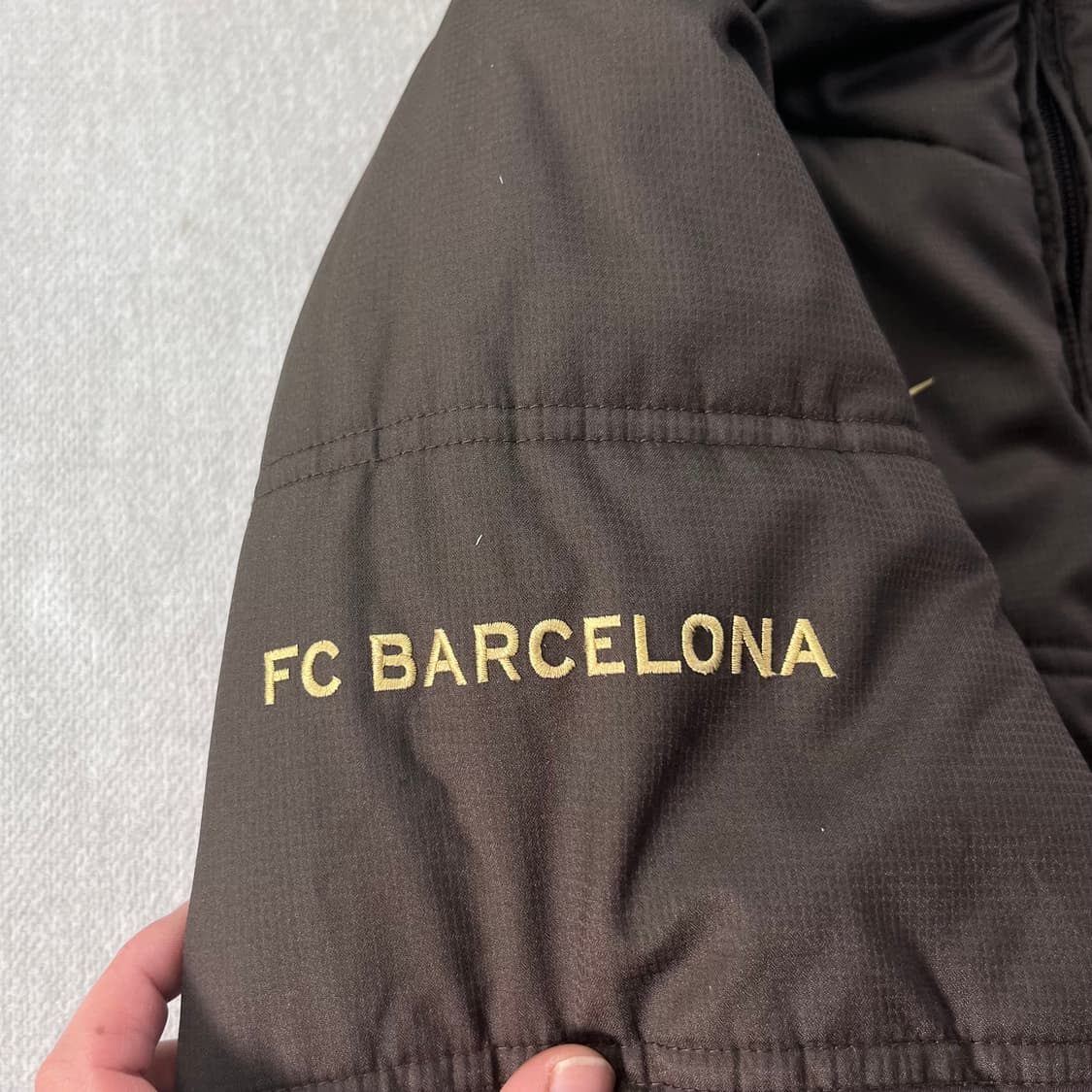 95 나이키x바르셀로나 브라운 푸퍼 패딩 상품이미지5