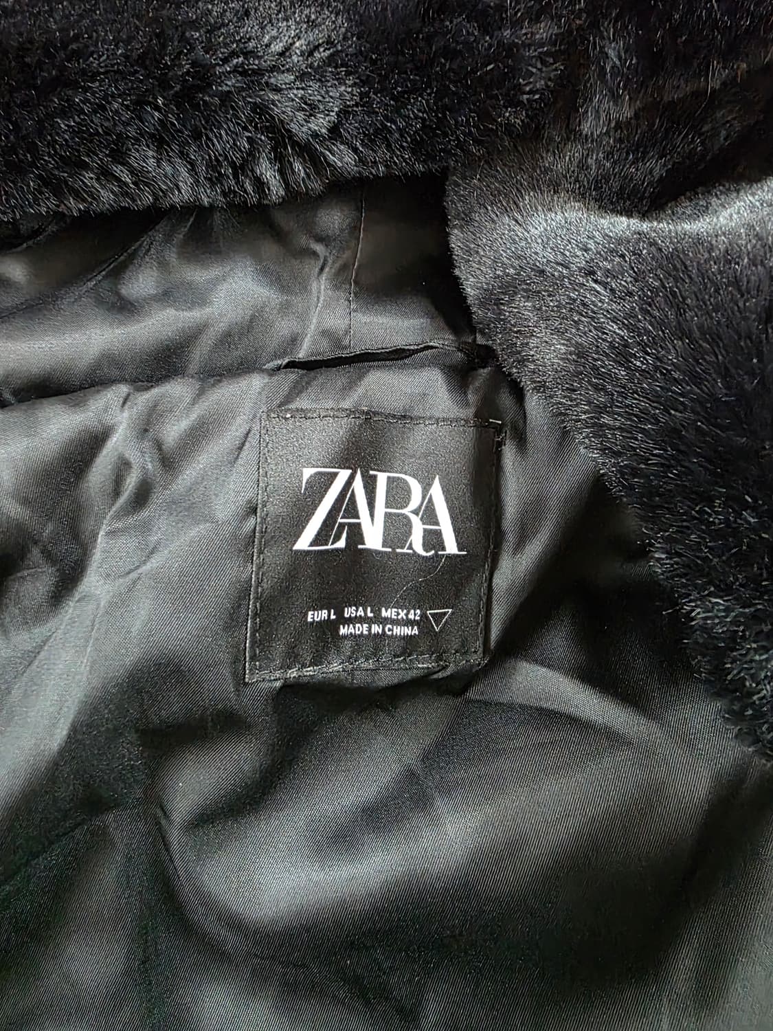 자라 블랙 퍼 후드 집업 L 상품이미지3