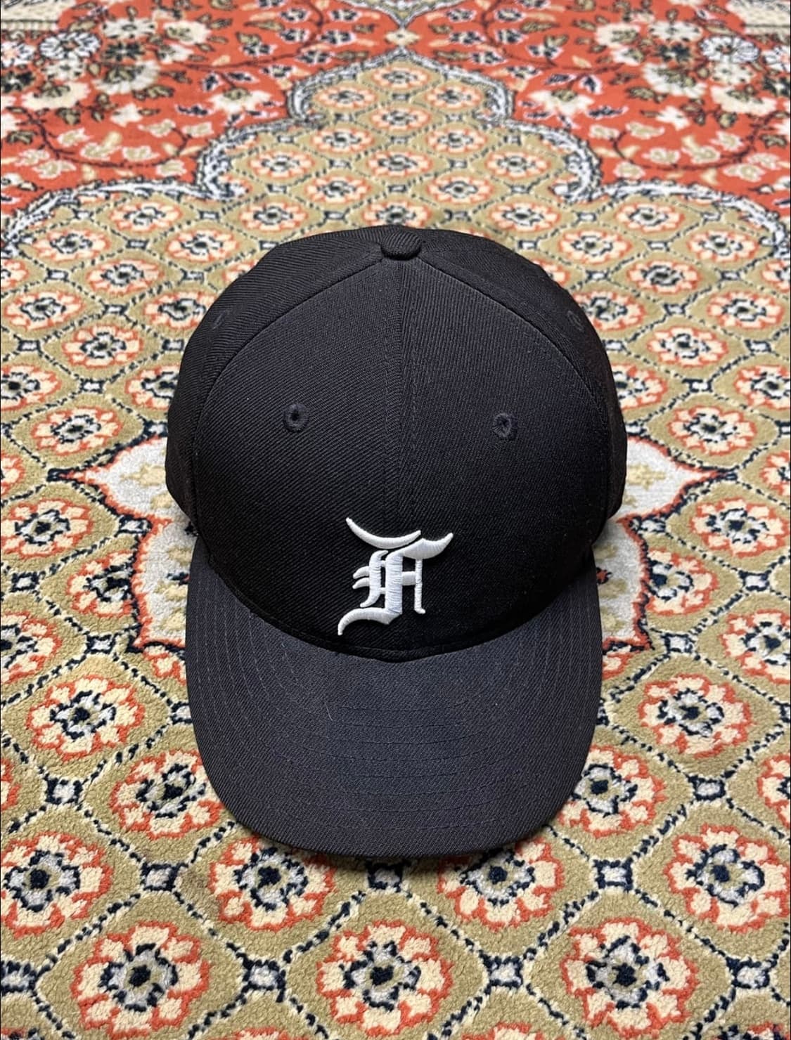 [7 3/8] 피어오브갓 x 뉴에라 59FIFTY 에센셜 사이 즈캡 블랙 상품이미지1