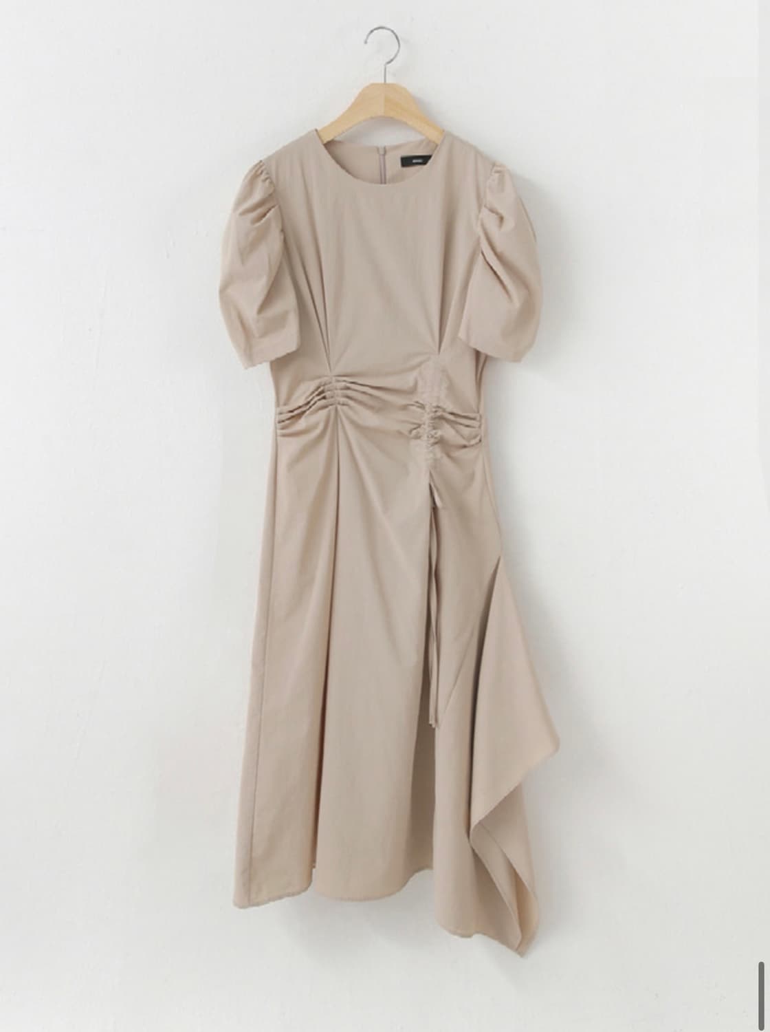 에트몽 Pintuck String Dress, Beige 상품이미지4