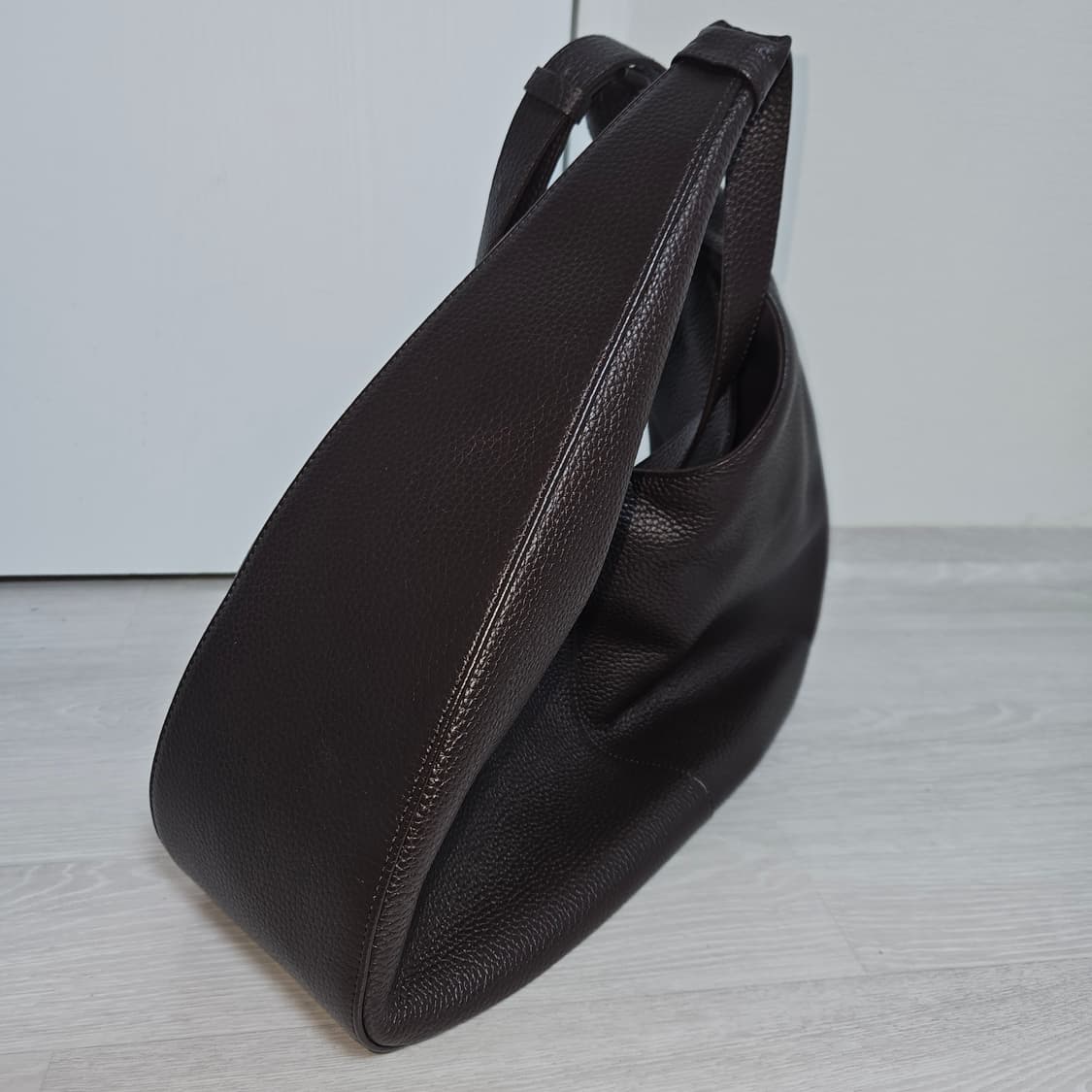 애프터프레이 크레센트 레더백 브라운 상품이미지5