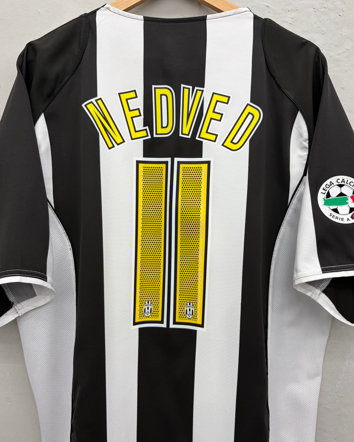 나이키 04-05 유벤투스 홈 리그킷 파벨 네드베드 상품이미지3