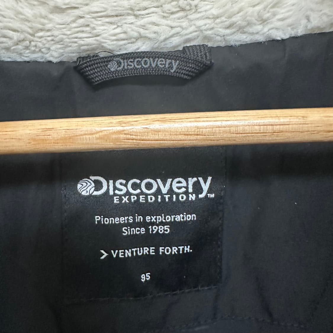 디스커버리 여자 오리털 가벼운 패딩 검정 95  iow 상품이미지6