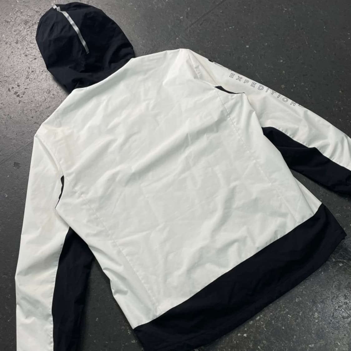 105 디스커버리 바람막이  상품이미지7