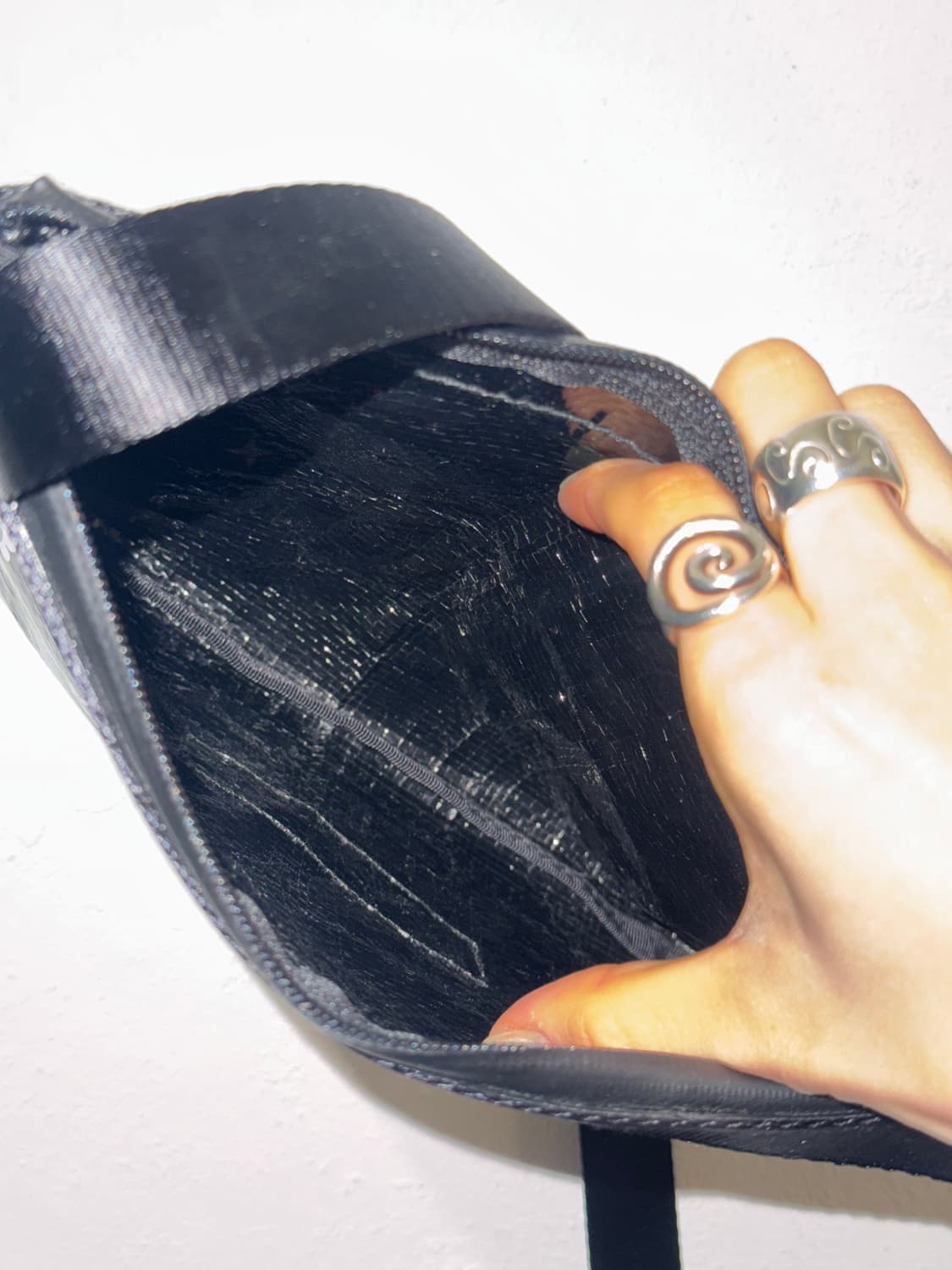 슈프림 반다나 타프 크로스백 상품이미지5