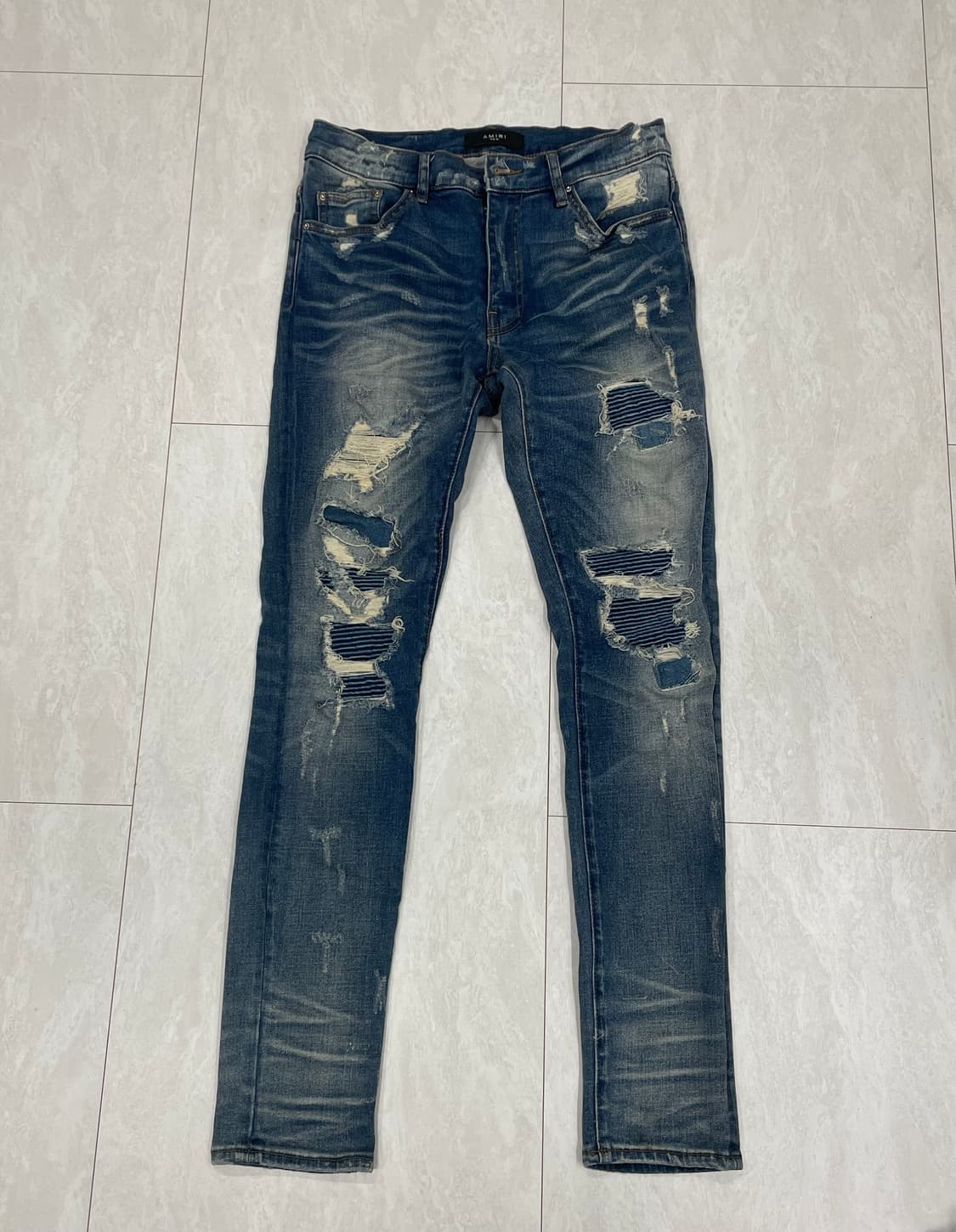 AMIRI 아미리 디스트레스드 진 상품이미지1