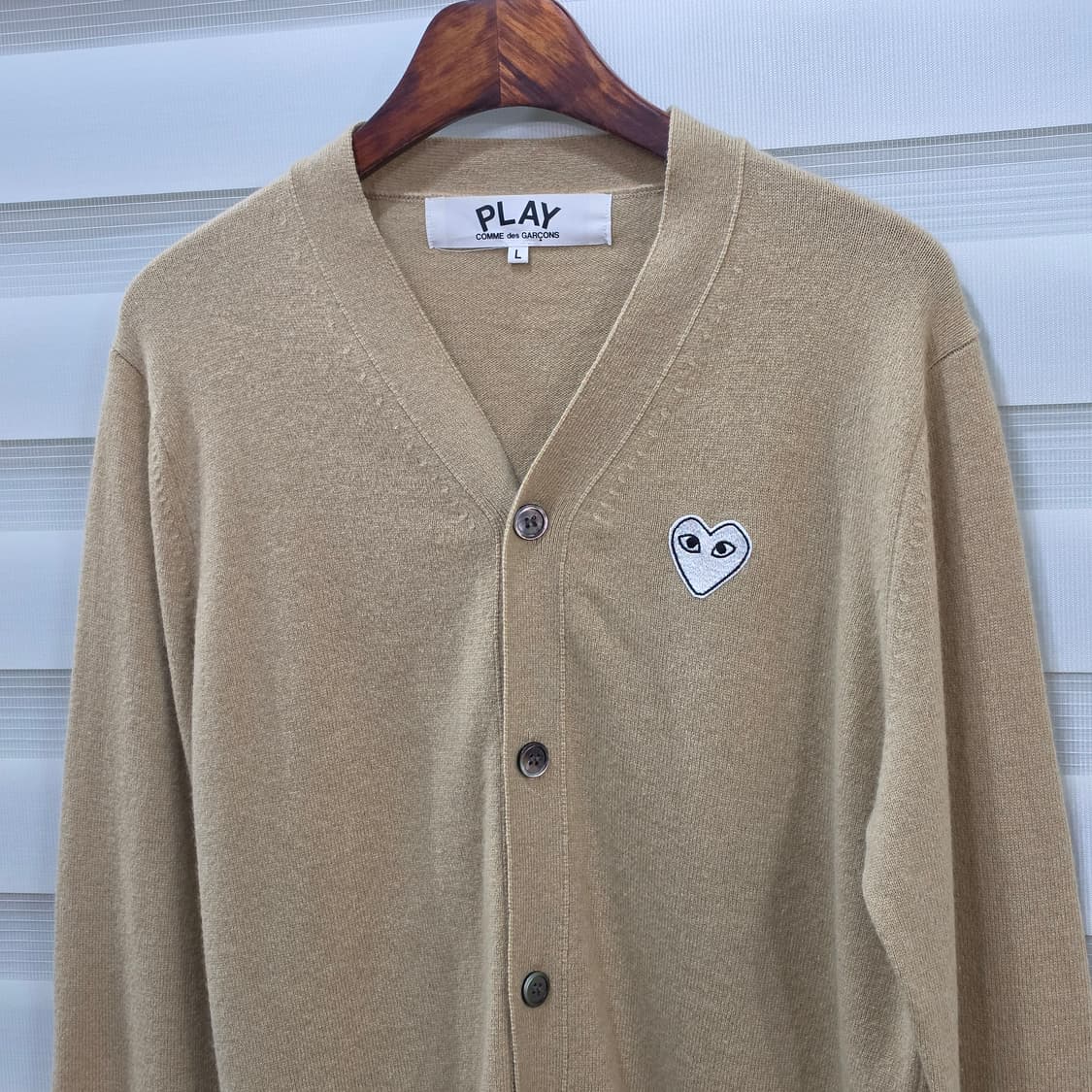 꼼데가르송 플레이 화이트 하트 와펜 울 가디건- L 상품이미지2
