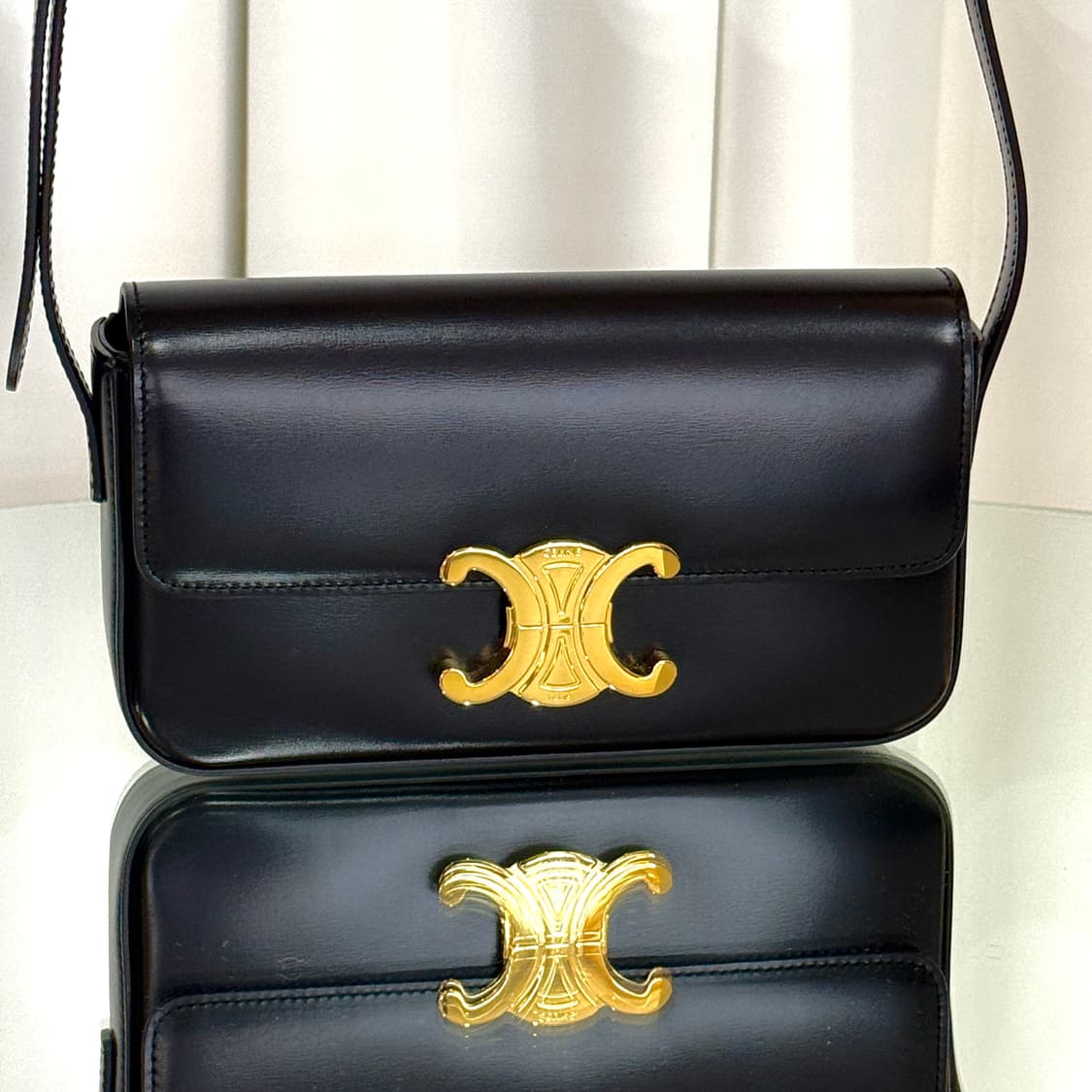 [새상품급/풀구성] 셀린느 클로드 숄더백 샤이니 카프스킨 상품이미지7