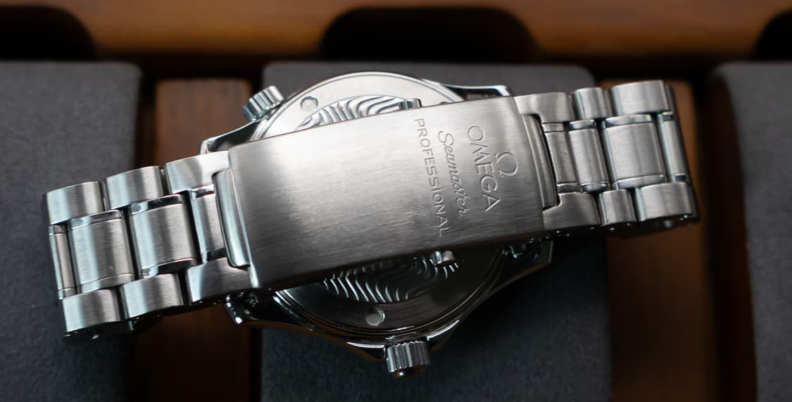 오메가 씨마스터 300 화이트골드 베젤 오토매틱 시계 상품이미지5