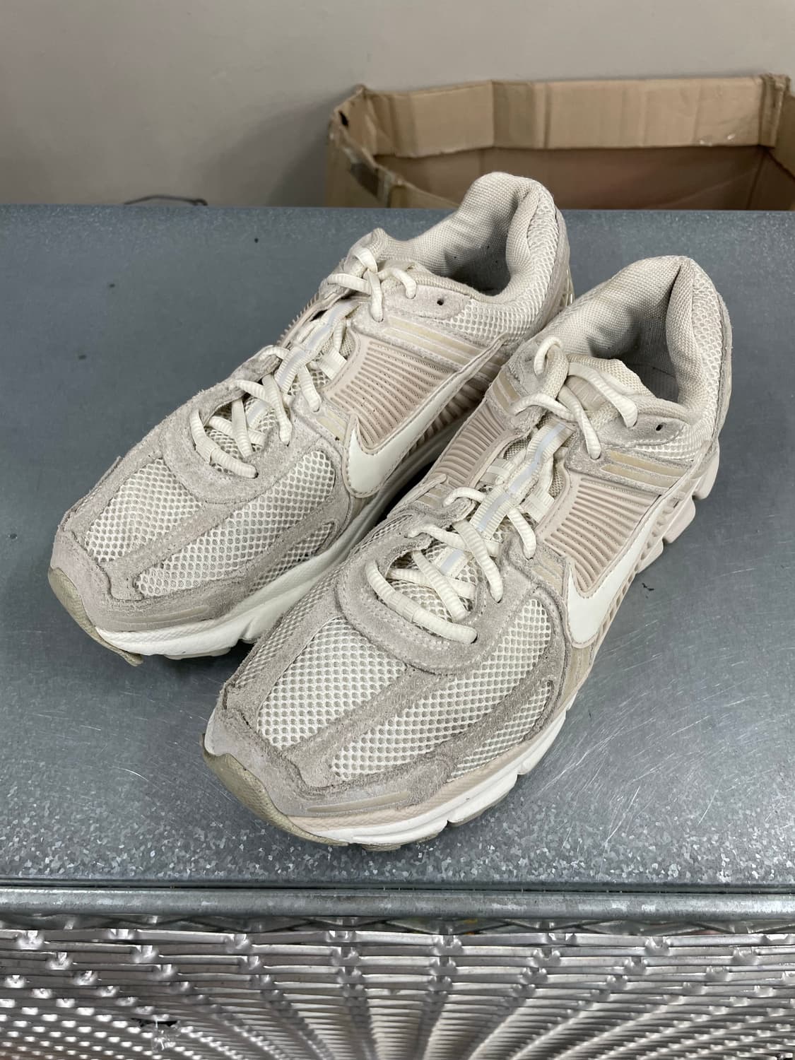 나이키 줌 보메로 5 화이트 팬텀 265 상품이미지2