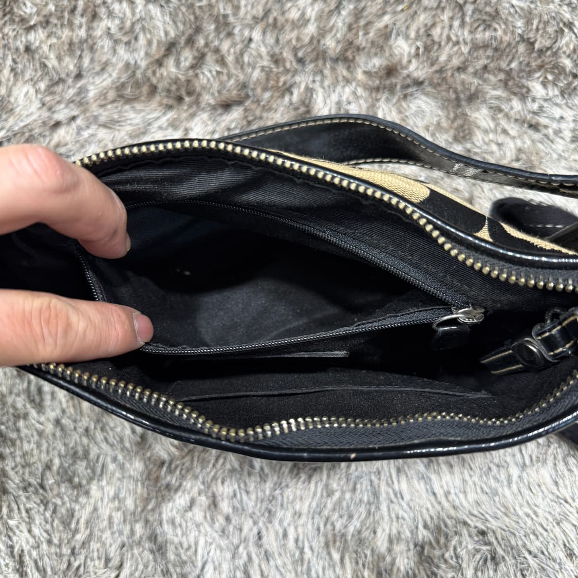 코치 시그니처 숄더백 상품이미지5