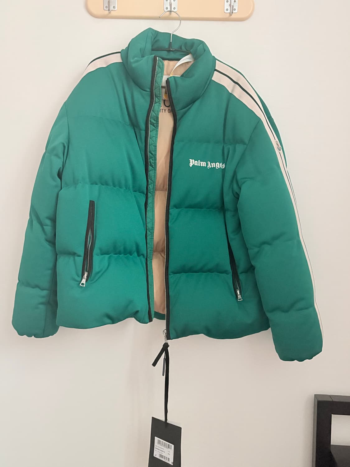 새상품 몽클레르 남성패딩 사이즈TG3 상품이미지4