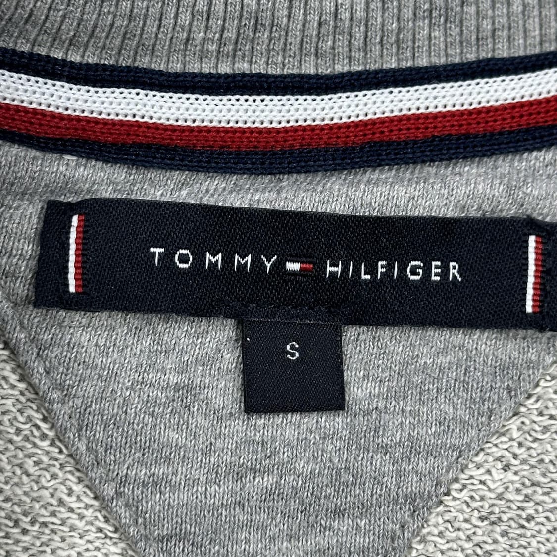 타미힐피거 플래그 레터링 그레이 맨투맨 (S) 상품이미지4