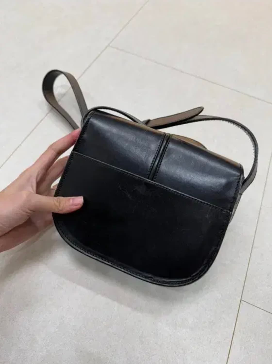 아페쎄 베티백 카프스킨 블랙 상품이미지3