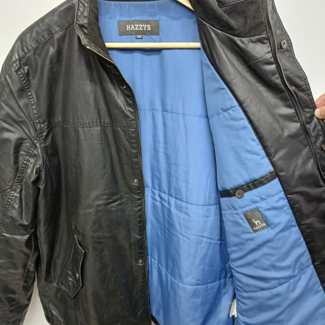 해지스 유광 Y2K 점퍼 105
  상품이미지3