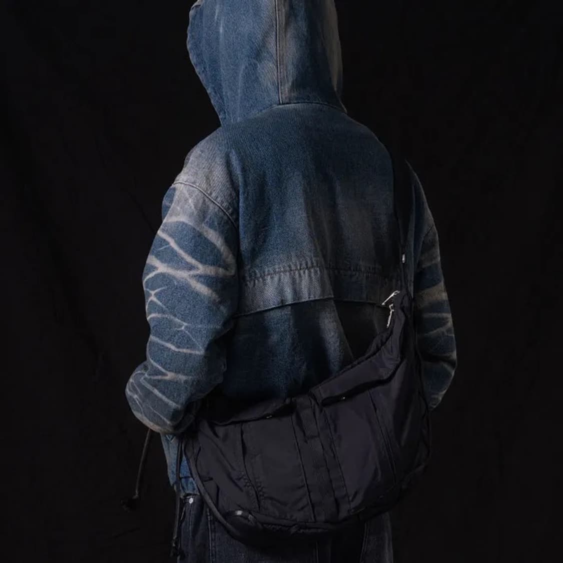 이우가마카라스 Taped Shoulder Bag 상품이미지2