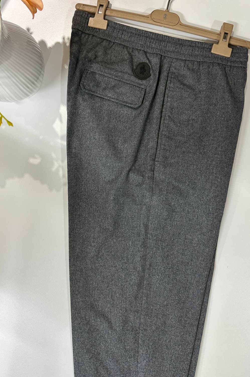 몽클레어 캐시미어 드로스트링 로고 조깅 팬츠 그레이 상품이미지4